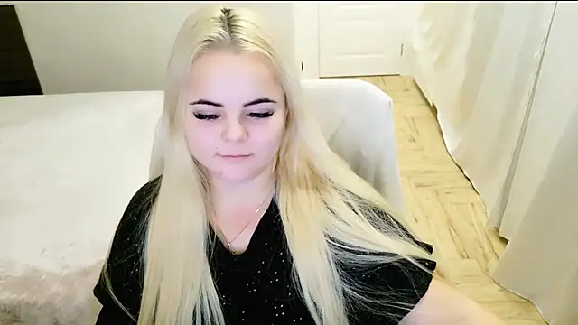 lovely-eyes online show from 12-26-24, 12:57