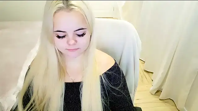 lovely-eyes online show from 12-30-24, 10:12