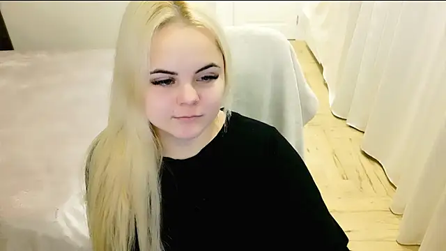 lovely-eyes online show from 01-25-25, 09:25