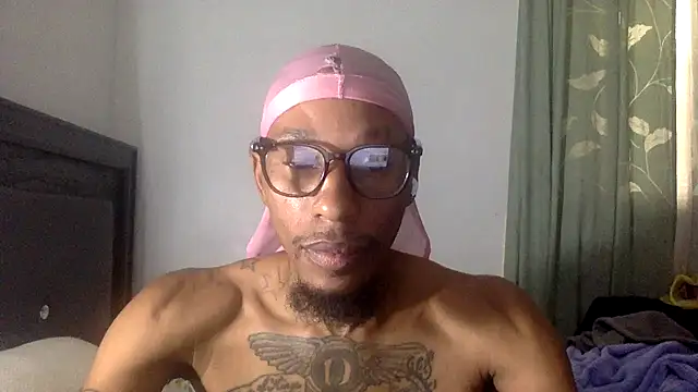 Snapshot of KingDerRico chatting on 10-12-25, 06:18 KingDerRico online show from 10-12-25, 06:18