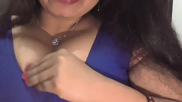 Snapshot of Gulaboo_bhabi chatting on 01-28-25, 10:23 Gulaboo bhabi online show from 01-28-25, 10:23