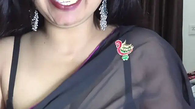Snapshot of Gulaboo_bhabi chatting on 02-06-25, 01:16 Gulaboo bhabi online show from 02-06-25, 01:16