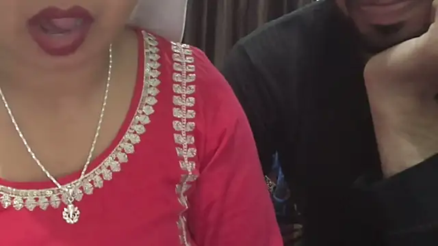 Snapshot of Gulaboo_bhabi chatting on 02-18-25, 02:06 Gulaboo bhabi online show from 02-18-25, 02:06