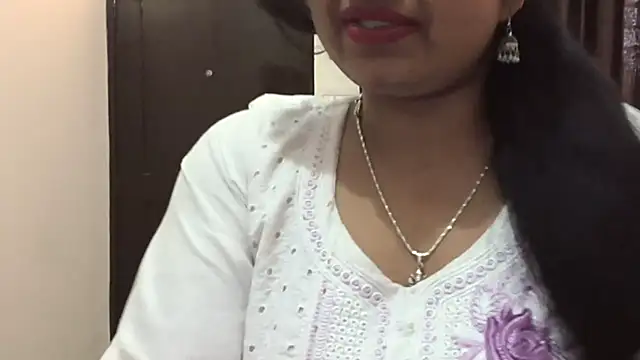 Snapshot of Gulaboo_bhabi chatting on 03-11-25, 05:16 Gulaboo bhabi online show from 03-11-25, 05:16