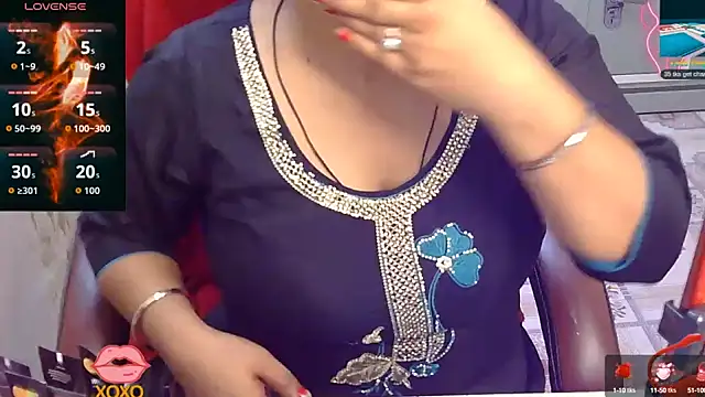 Snapshot of Gulaboo_bhabi chatting on 09-19-25, 12:28 Gulaboo bhabi online show from 09-19-25, 12:28