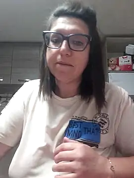 Snapshot of carolyne2023 chatting on 05-12-26, 08:06 carolyne2023 online show from 05-12-26, 08:06