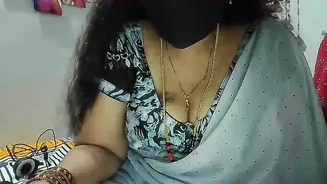 Snapshot of Rani_Darling_99 chatting on 10-04-25, 06:39 Rani Darling 99 online show from 10-04-25, 06:39