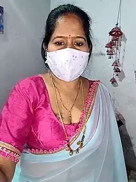 Snapshot of Rani_Darling_99 chatting on 11-19-25, 04:07 Rani Darling 99 online show from 11-19-25, 04:07