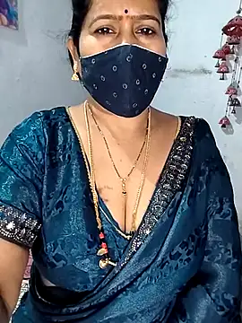 Snapshot of Rani_Darling_99 chatting on 11-25-25, 03:23 Rani Darling 99 online show from 11-25-25, 03:23