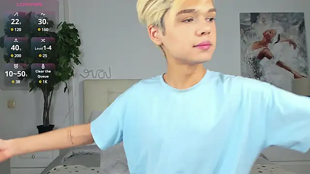 Felix Rey online show from 03-16-25, 03:39