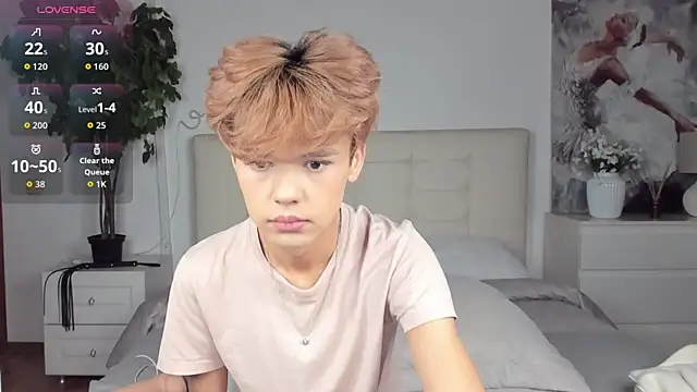 Felix Rey online show from 09-28-25, 04:12