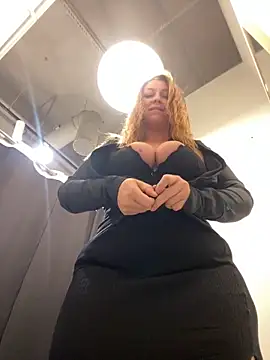 Snapshot of Sweet___Emily chatting on 12-23-24, 05:54 Sweet Emily online show from 12-23-24, 05:54