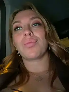 Snapshot of Sweet___Emily chatting on 01-03-25, 07:50 Sweet Emily online show from 01-03-25, 07:50