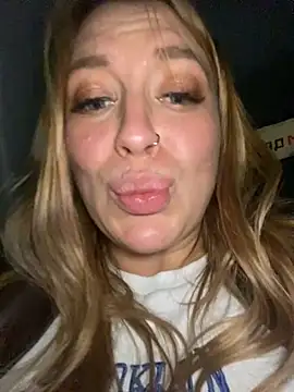 Snapshot of Sweet___Emily chatting on 01-17-25, 05:30 Sweet Emily online show from 01-17-25, 05:30