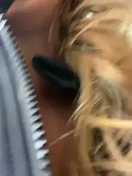 Snapshot of Sweet___Emily chatting on 01-22-25, 06:41 Sweet Emily online show from 01-22-25, 06:41