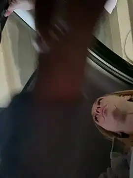 Snapshot of Sweet___Emily chatting on 09-19-25, 02:07 Sweet Emily online show from 09-19-25, 02:07