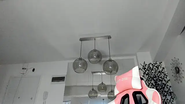 IreneVON online show from 03-18-25, 03:31