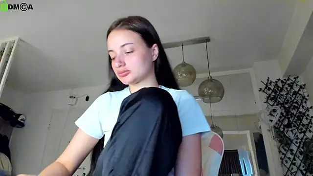 IreneVON online show from 05-09-26, 03:23