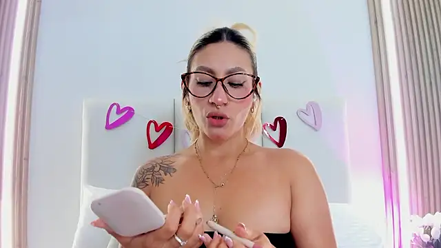 Emily robertss online show from 02-16-26, 07:10