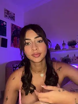 Snapshot of vayolettelove chatting on 02-12-25, 09:54 vayolettelove online show from 02-12-25, 09:54