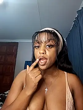 Queen-Chocolate online show from 10-26-25, 02:28