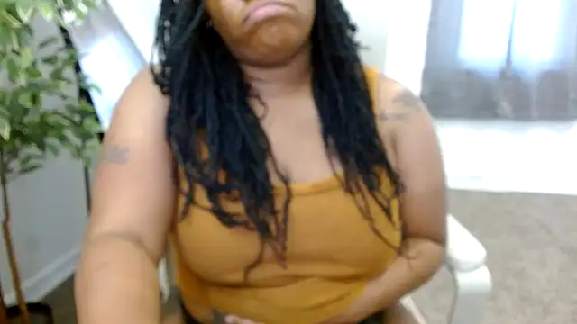 Snapshot of selena42 chatting on 03-14-25, 05:02 selena42 online show from 03-14-25, 05:02