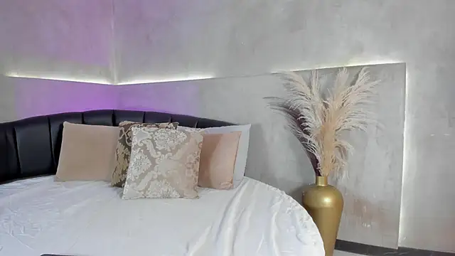 Nicol Lopez 1 online show from 10-08-25, 09:12