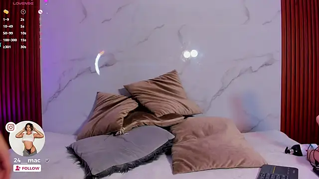 amelie leigh online show from 12-31-24, 04:27