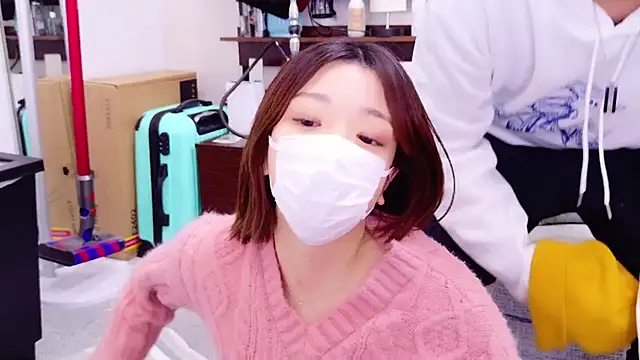 Snapshot of HaruruHappy chatting on 12-28-24, 02:32 HaruruHappy online show from 12-28-24, 02:32