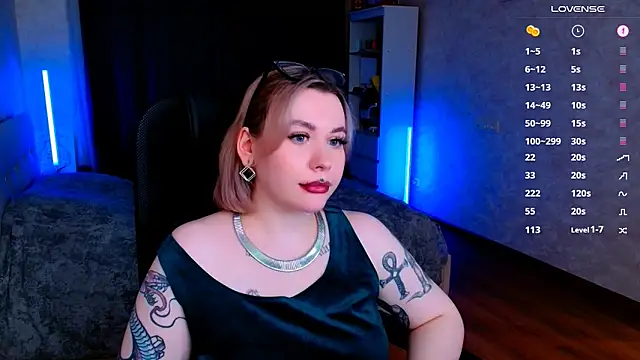 Snapshot of Blueberry-baby chatting on 02-02-25, 02:06 Blueberry-baby online show from 02-02-25, 02:06