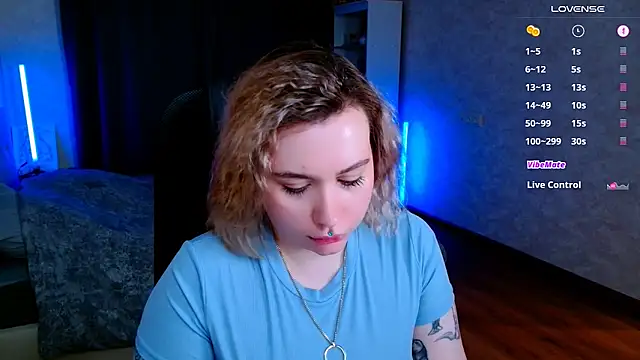 Snapshot of Blueberry-baby chatting on 03-06-25, 09:09 Blueberry-baby online show from 03-06-25, 09:09