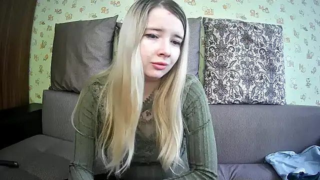Snapshot of ViolaCandy chatting on 03-11-25, 05:27 ViolaCandy online show from 03-11-25, 05:27