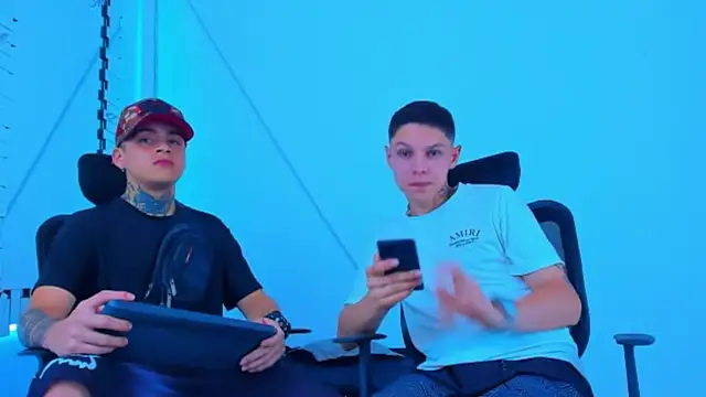 HOT boy2025 online show from 11-04-25, 10:09