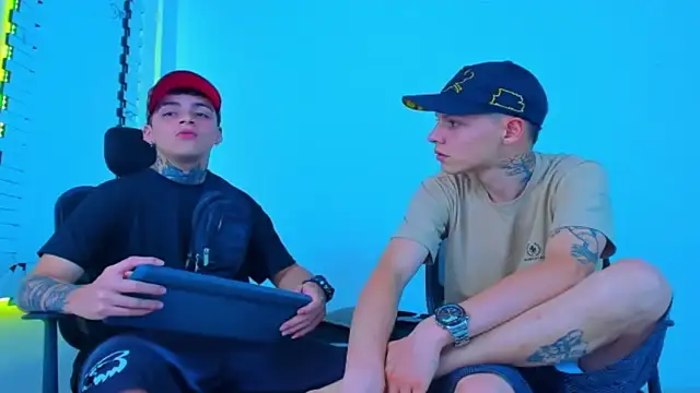 HOT boy2025 online show from 11-13-25, 04:33