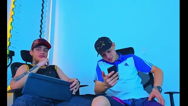 HOT boy2025 online show from 11-30-25, 05:00