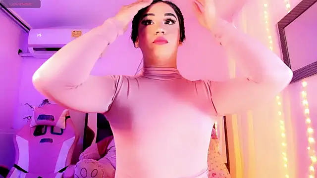 Snapshot of ShantalGirs chatting on 09-28-25, 12:10 ShantalGirs online show from 09-28-25, 12:10