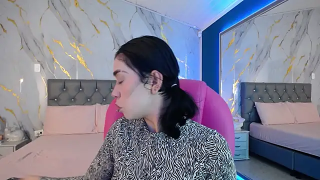 Julieta De Los Angeles online show from 02-21-25, 03:56