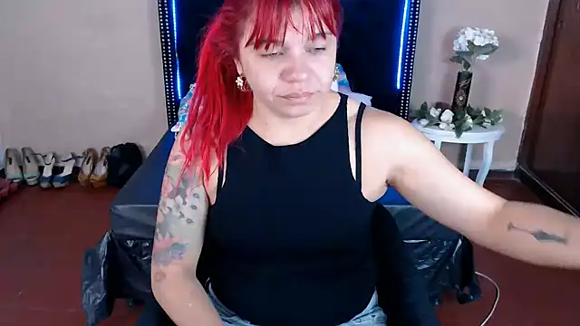 Snapshot of VioletaaaSlave chatting on 06-30-26, 11:00 VioletaaaSlave online show from 06-30-26, 11:00