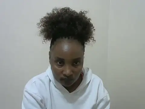 Snapshot of StacyGee24 chatting on 10-04-25, 05:05 StacyGee24 online show from 10-04-25, 05:05