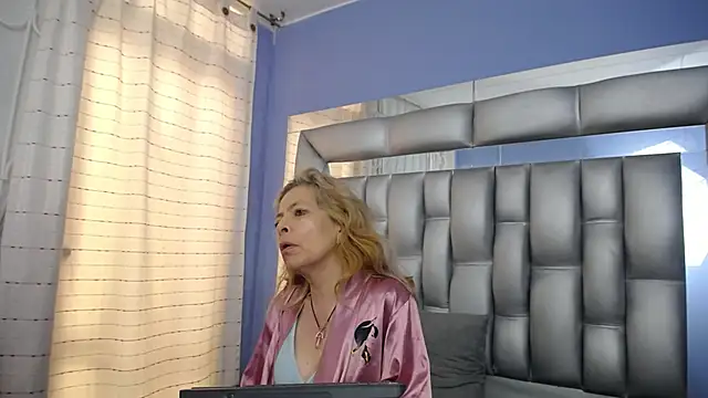 sophia ny online show from 03-04-25, 04:09