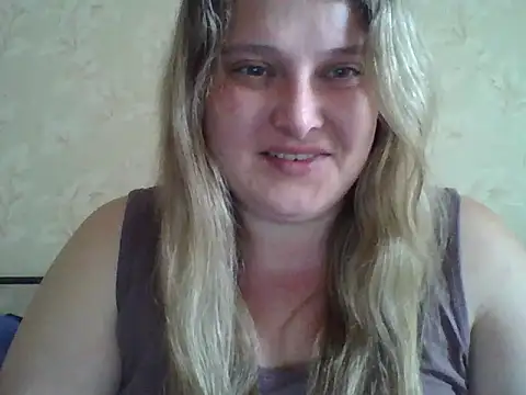 Snapshot of ParisMimi chatting on 05-12-26, 10:45 ParisMimi online show from 05-12-26, 10:45