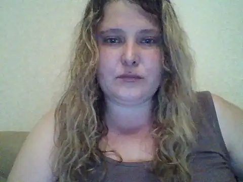 Snapshot of ParisMimi chatting on 05-27-26, 08:39 ParisMimi online show from 05-27-26, 08:39
