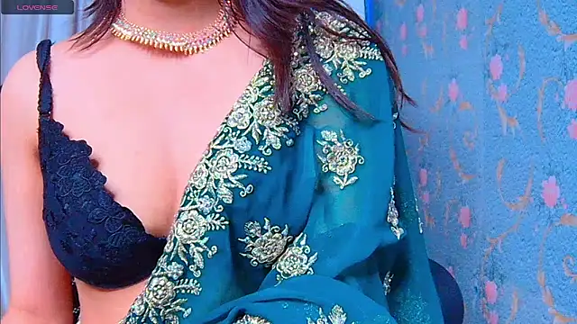 Aashika-Kaur online show from 12-17-24, 06:13