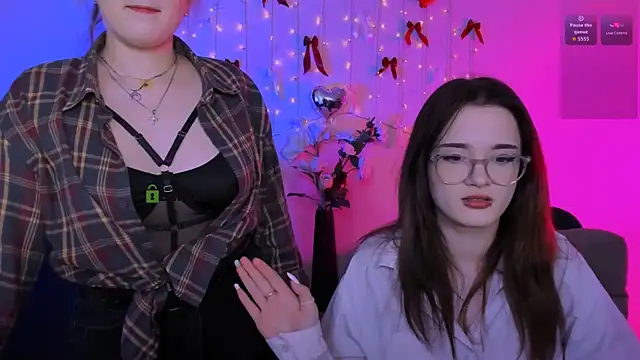 liana kisses online show from 04-18-26, 07:07