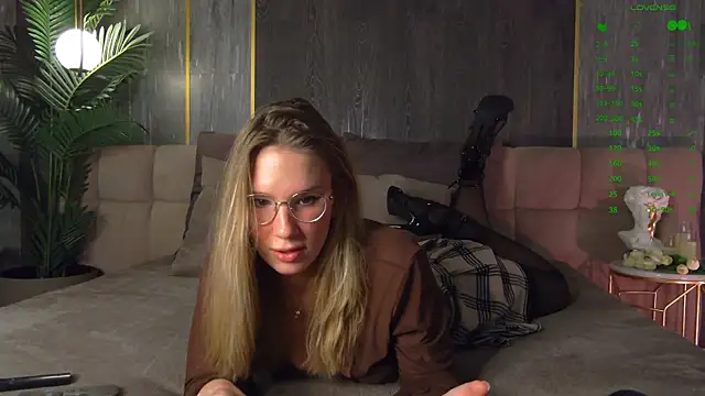 LeslieMines online show from 06-22-26, 05:48