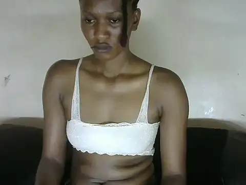Snapshot of Pretty-emmie chatting on 02-04-25, 01:27 Pretty-emmie online show from 02-04-25, 01:27