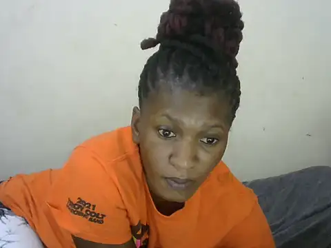 Snapshot of Pretty-emmie chatting on 02-15-25, 12:26 Pretty-emmie online show from 02-15-25, 12:26