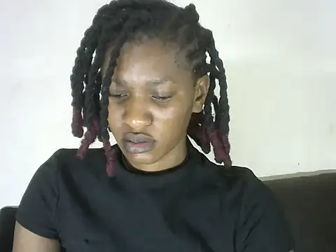 Snapshot of Pretty-emmie chatting on 03-05-25, 06:33 Pretty-emmie online show from 03-05-25, 06:33
