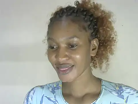 Snapshot of Pretty-emmie chatting on 10-09-25, 05:44 Pretty-emmie online show from 10-09-25, 05:44
