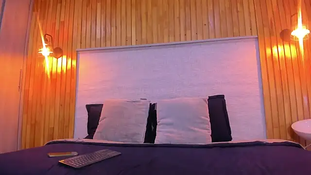 Snapshot of amelialeen7 chatting on 12-22-24, 01:22 amelialeen7 online show from 12-22-24, 01:22